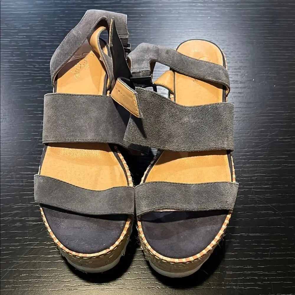 Crown Vintage Daylon Suede Grey Sandals
